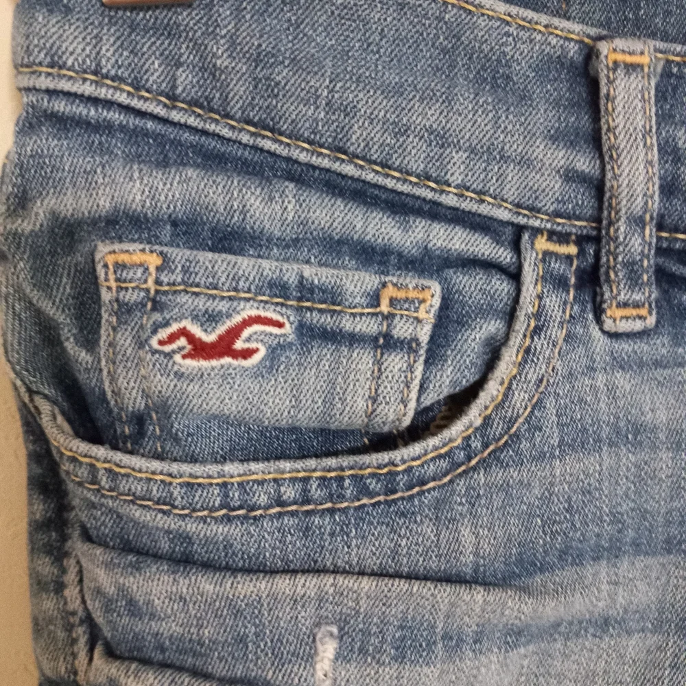 Hollister 1 28 Jeans Shorts Distressed Medium Wash